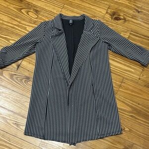 Bobeau Women’s Size Medium Black and White 3/4 Sleeve Blazer